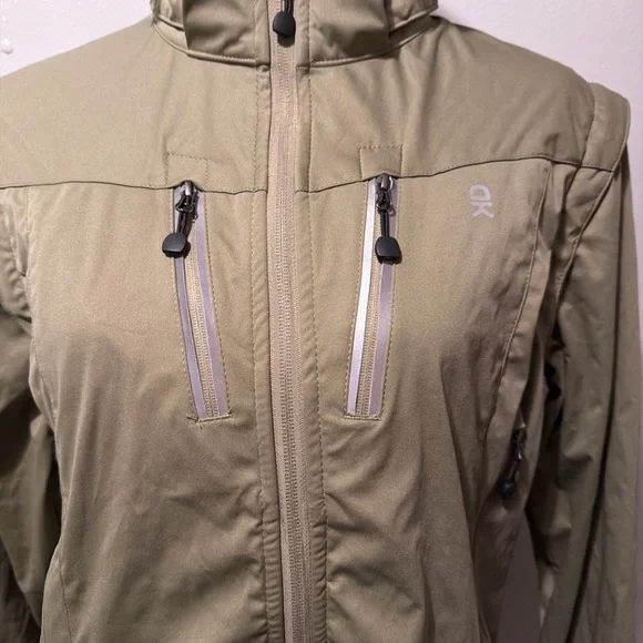 women's lightweight softshell hiking jacket with detachable sleeves and hood - Picture 2 of 7